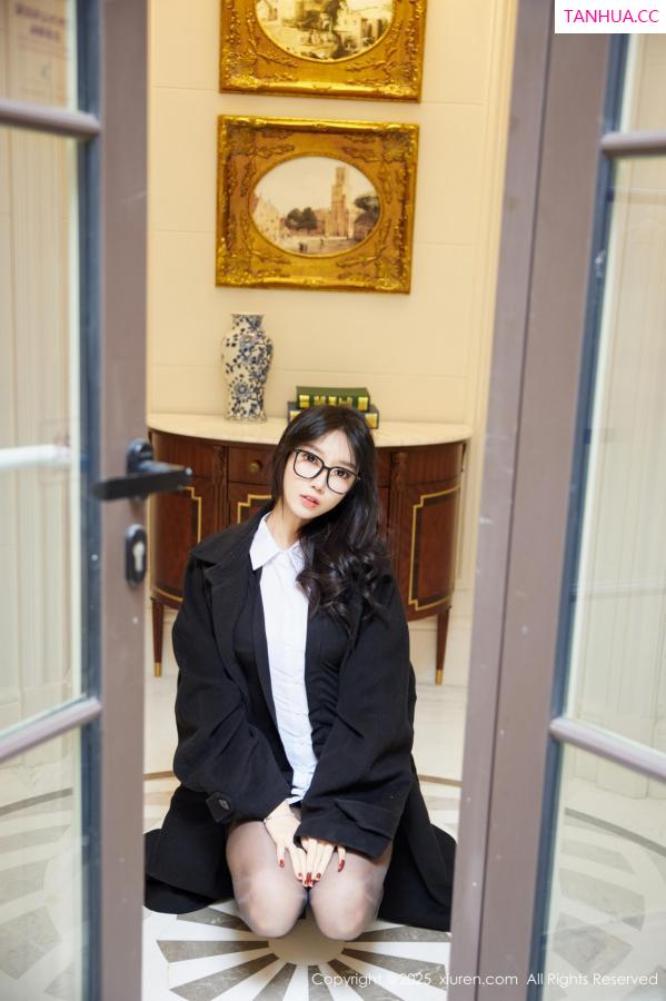 玥儿玥  [XiuRen]高清写真图 2025.02.24 No.9926 玥儿玥er 黑丝美腿第11张图片